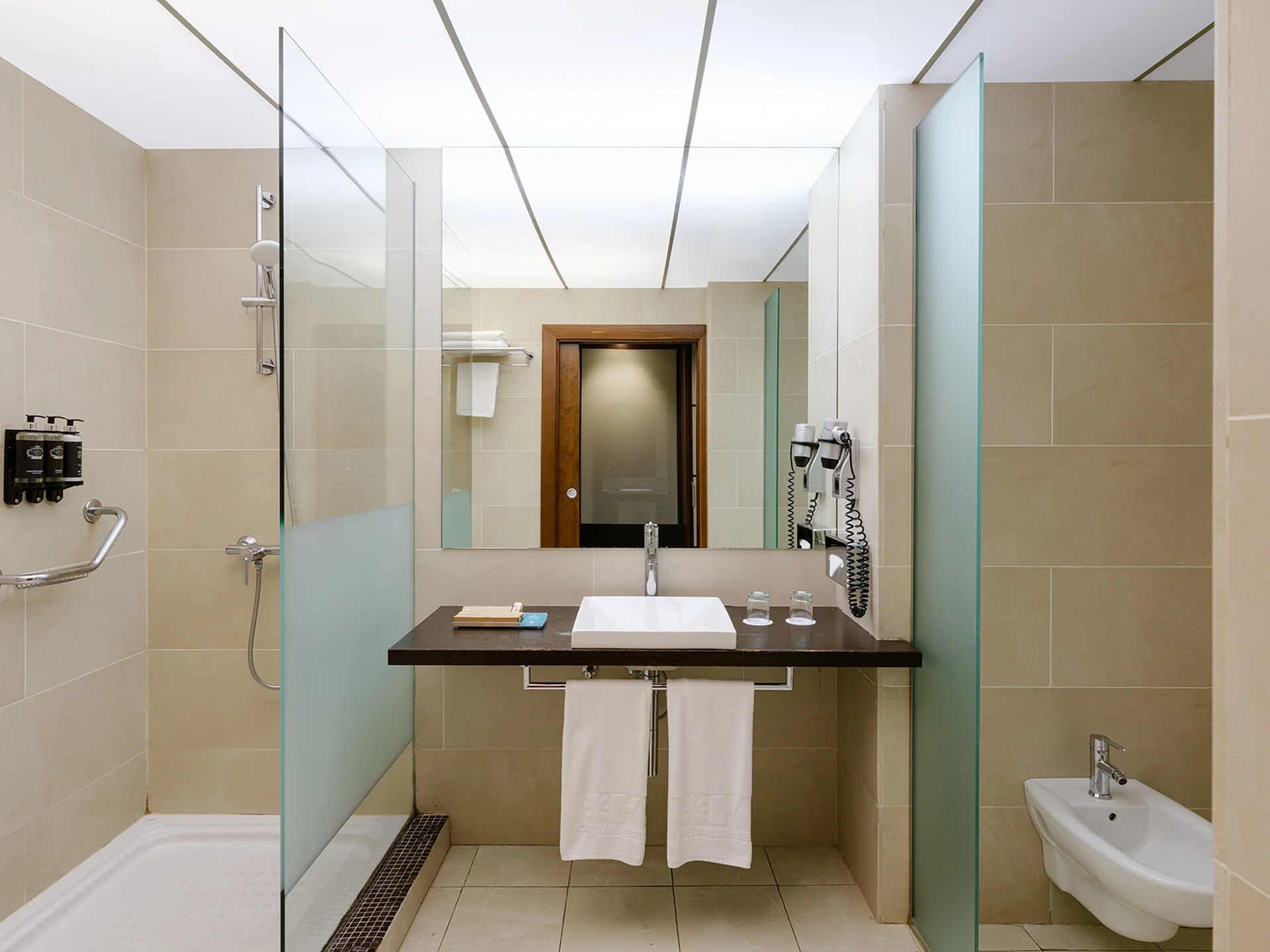 Image - cd005845-c9bd-46f6-ae81-4e342aa76366